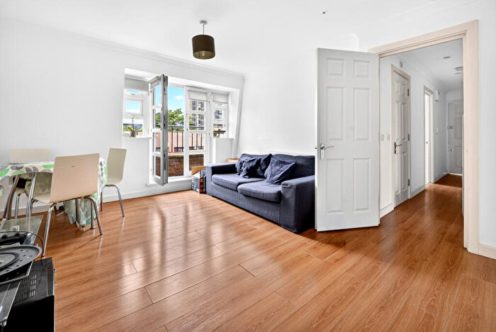 2 Bedroom Apartment To Rent In Vallance Road, London, E1