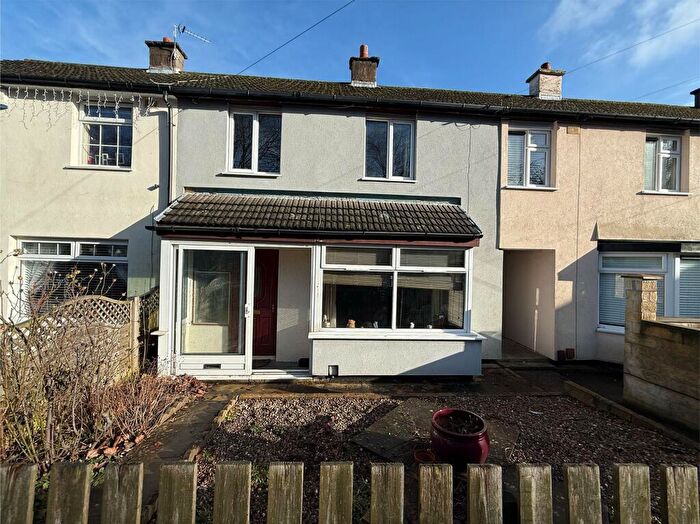 2 Bedroom Terraced House For Sale In Saxton Place, Huddersfield, HD5