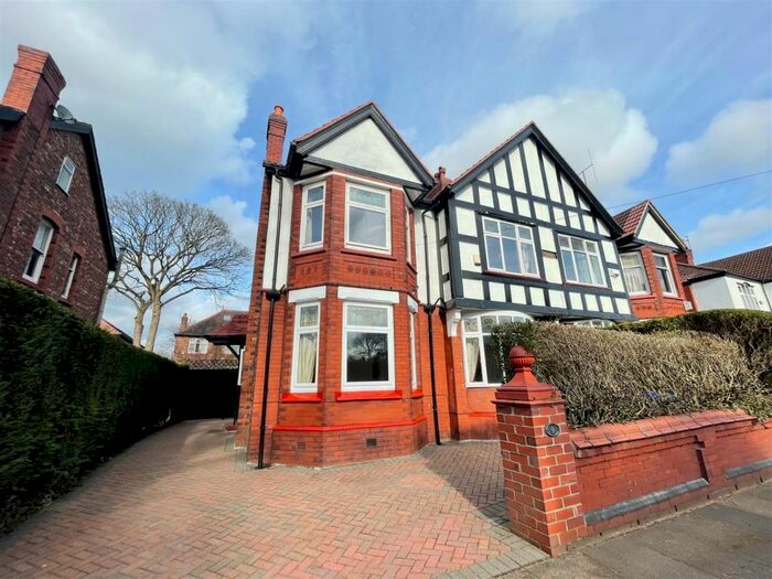 4 Bedroom Semi-Detached House To Rent In Danesmoor Road, Manchester, M20