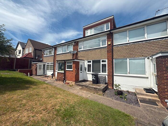 6 Bedroom Terraced House To Rent In Turner Close, Hayes, UB4