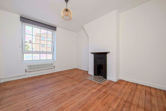 3 Bedroom Flat To Rent In Ada Place, Broadway Market, E2
