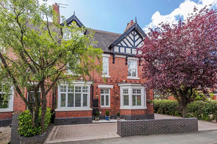 7 Bedroom Semi-Detached House For Sale In Wistaston Road, Willaston, CW5