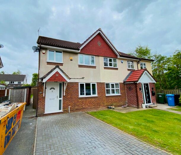 3 Bedroom Semi-detached House To Rent In Allgreave Close, Sale, M33