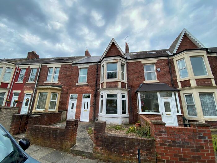 2 Bedroom Flat To Rent In Philiphaugh, Wallsend, Tyne And Wear, NE28