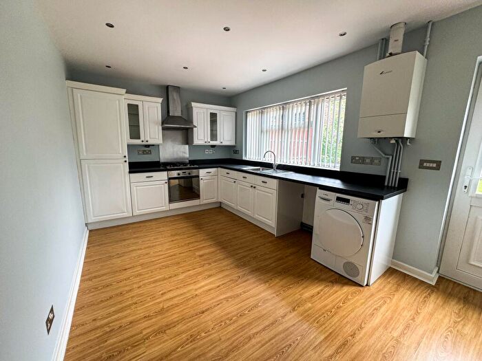 2 Bedroom Bungalow To Rent In Brampton Way, Leicester, LE2