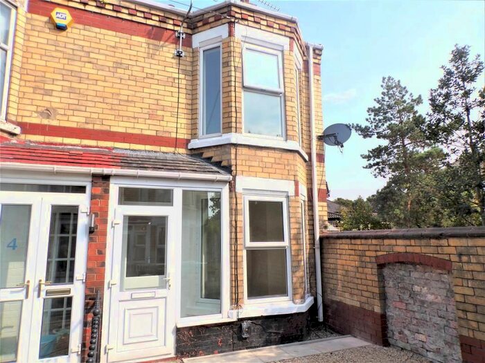 2 Bedroom End Of Terrace House To Rent In Lynton Avenue, Perth Street, Hull, HU5