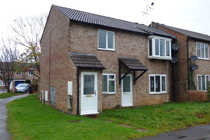 2 Bedroom Property To Rent In York Close, Stoke Gifford, Bristol, BS34