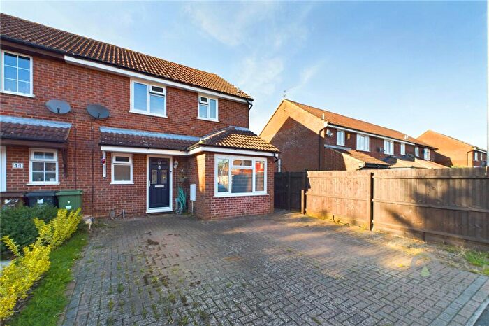 3 Bedroom End Of Terrace House For Sale In Samuel Place, Corby, North Northamptonshire, NN17