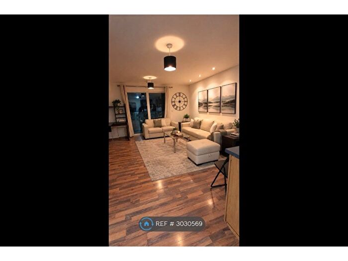 2 Bedroom Flat To Rent In Prince Regent Road, Hounslow, TW3