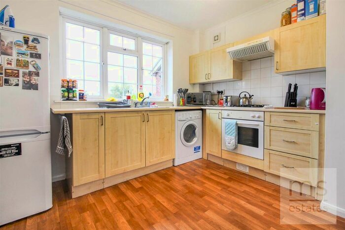 2 Bedroom Flat To Rent In Derby Road, Lenton, Nottingham NG7