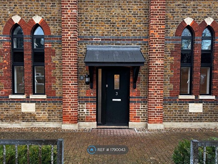 2 Bedroom Maisonette To Rent In Old Church House, Rainham, Gillingham, ME8