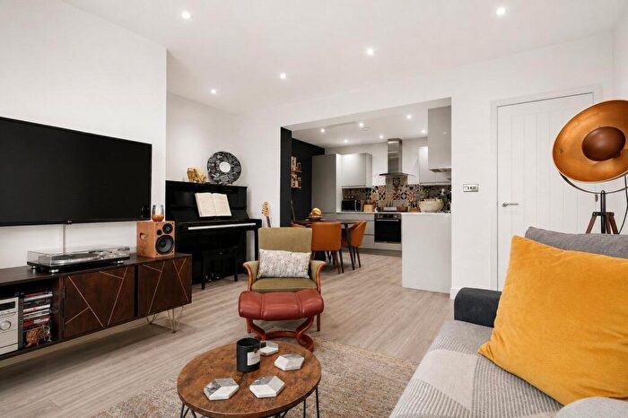 2 Bedroom Maisonette For Sale In High Street, Sunninghill, Ascot, Berkshire, SL5