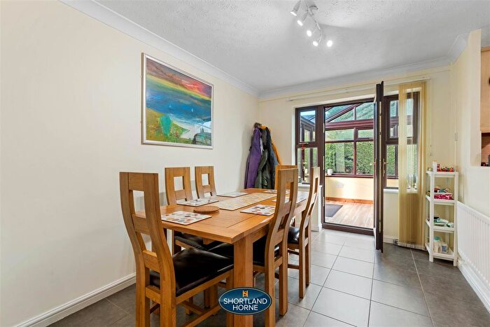 4 Bedroom Detached House For Sale In Riley Close, Kenilworth, CV8