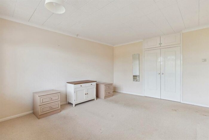 2 Bedroom Detached Bungalow For Sale In Ivy Lane, Stewkley, Buckinghamshire, LU7