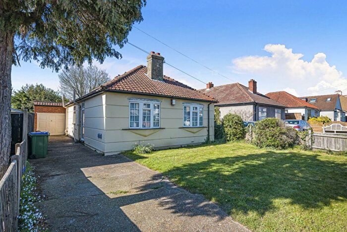 2 Bedroom Bungalow For Sale In Arbuthnot Lane, Bexley, DA5
