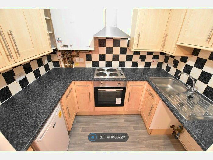 2 Bedroom Flat To Rent In T L House, Luton, LU1