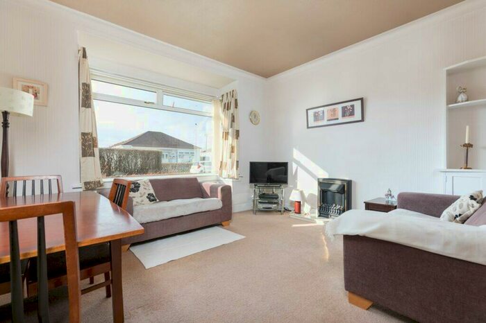 4 Bedroom Detached Bungalow For Sale In Ruthven Avenue, Giffnock, G46