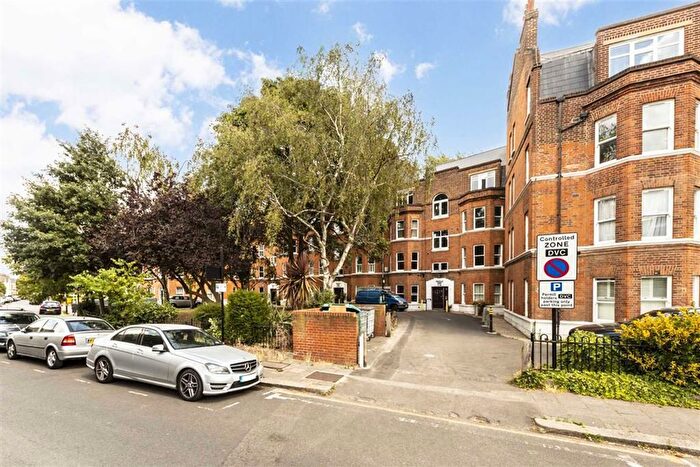 2 Bedroom Flat For Sale In Elms Crescent, Clapham, SW4