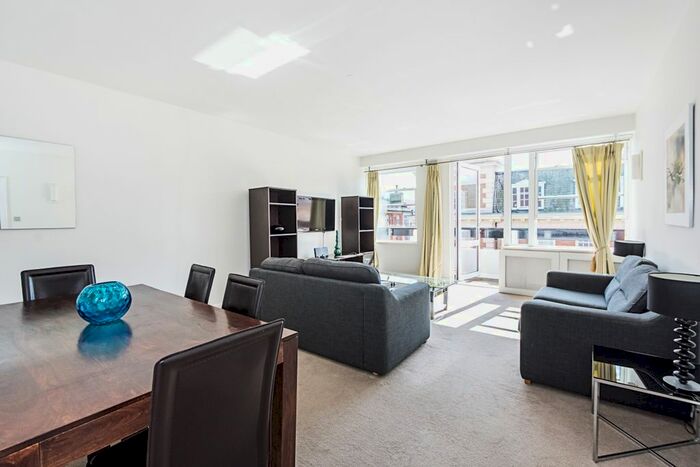 3 Bedroom Flat To Rent In Weymouth Street, London, W1W