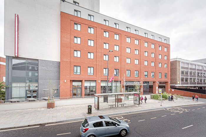 2 Bedroom Flat To Rent In Clarendon Lofts, - Clarendon Road, Watford, Hertfordshire, WD17