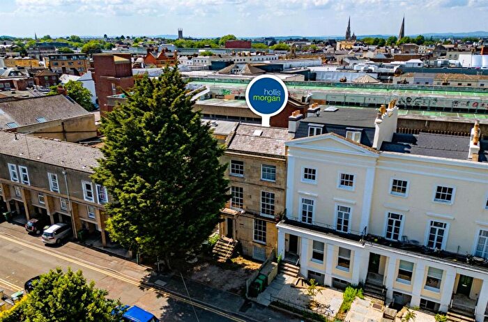 1 Bedroom Flat For Sale In Garden Flat | Reduced £ | Cheltenham, GL52