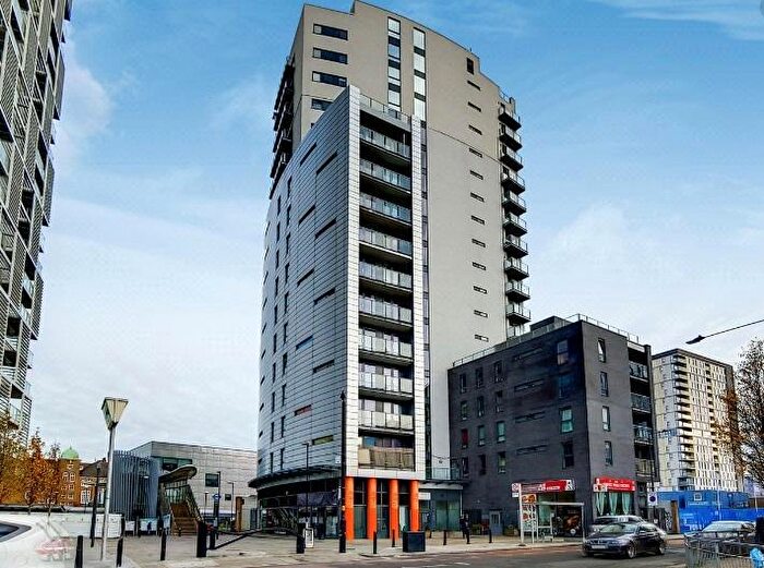 3 Bedroom Apartment To Rent In Parkview Apartments, Chrisp Street, Poplar, E14