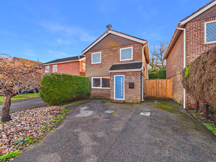 3 Bedroom Detached House For Sale In Oakwood Close, Warsash, SO31