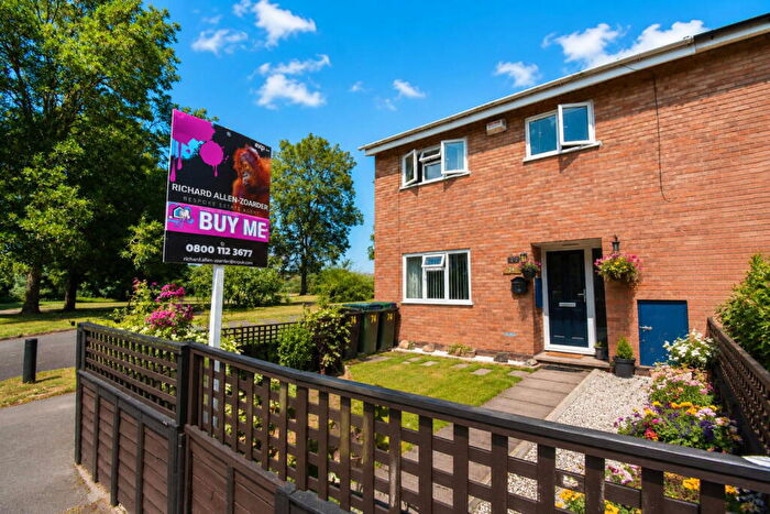 3 Bedroom Semi Detached House For Sale In New Pool Road, Cradley, B64