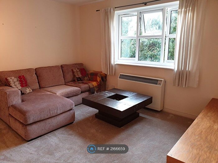 2 Bedroom Flat To Rent In Glaisher Street, London, SE8