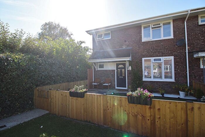3 Bedroom End Of Terrace House For Sale In Brookside Close, Denmead, PO7