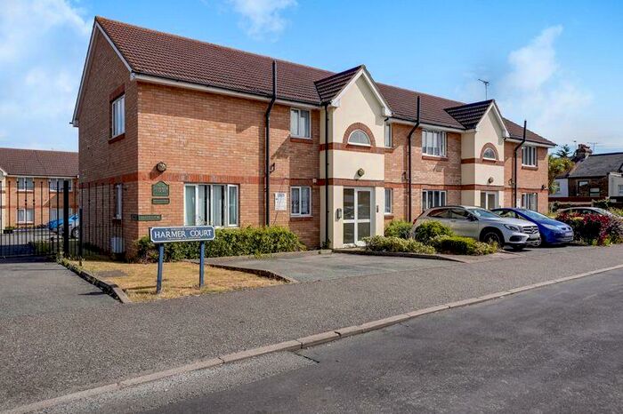 2 Bedroom Flat To Rent In Harmer Road, Swanscombe, DA10