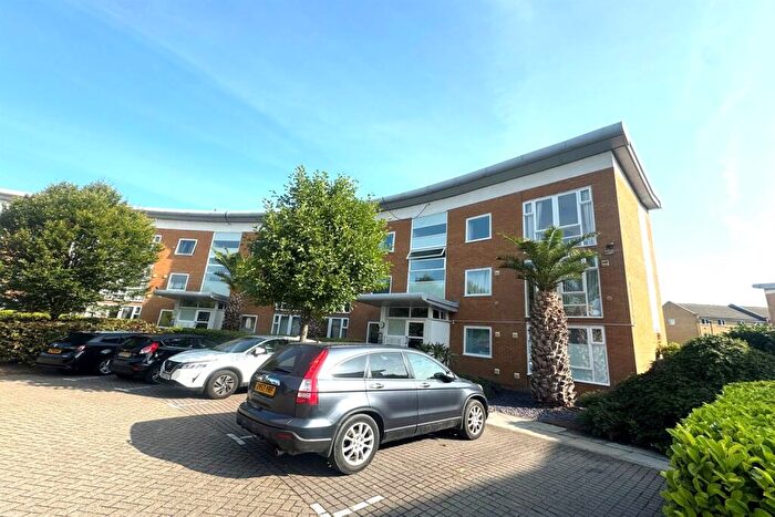 1 Bedroom Apartment To Rent In Grimsby Grove, E16