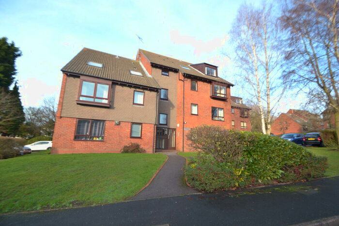 2 Bedroom Flat To Rent In Humphrey Middlemore Drive, Birmingham, West Midlands, B17