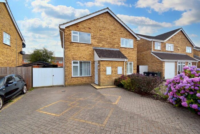 2 Bedroom Semi-Detached House To Rent In Collingbourne, Ashford, TN23