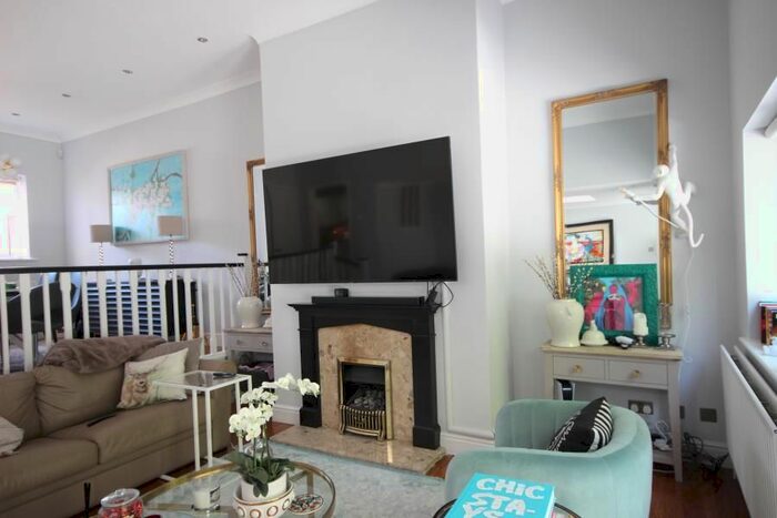 4 Bedroom Mews House To Rent In Garth Mews, Greystoke Gardens, Ealing, London, W5