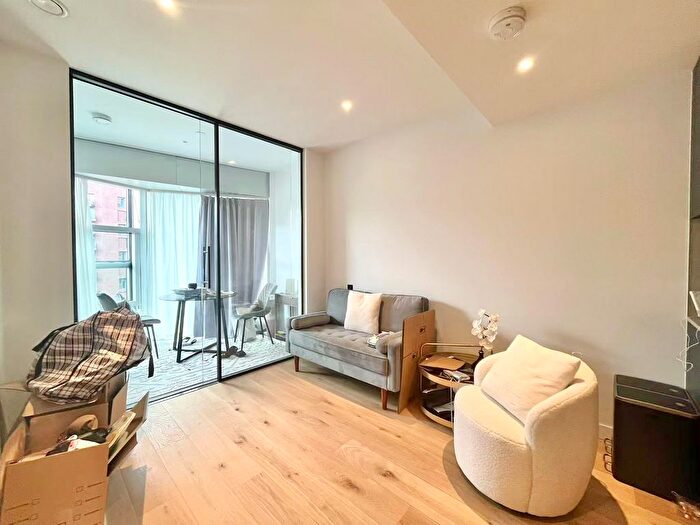 Studio To Rent In Electric Boulevard, London, SW11