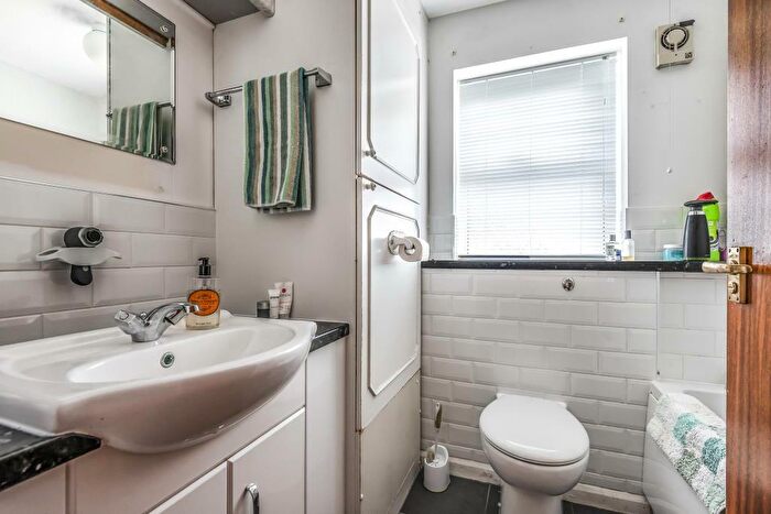 1 Bedroom Maisonette To Rent In Broomfield, Lightwater, GU18