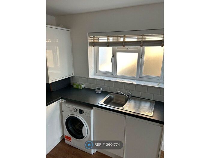 1 Bedroom Flat To Rent In High St, Chislehurst, BR7