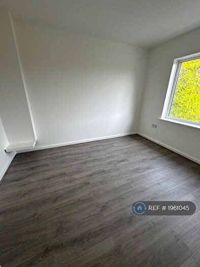 3 Bedroom Semi-Detached House To Rent In Laburnum Street, Nottingham, NG3