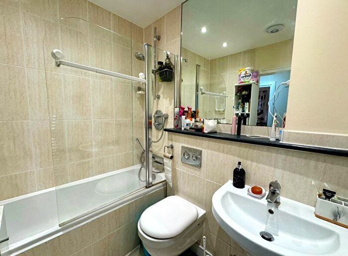 1 Bedroom Flat To Rent In Holders Hill Road, London, NW7