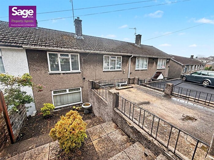 3 Bedroom Terraced House For Sale In Elm Drive, Risca, Newport, NP11