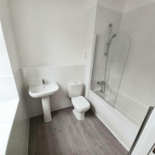 1 Bedroom Apartment For Sale In New Road, Rochester, ME1