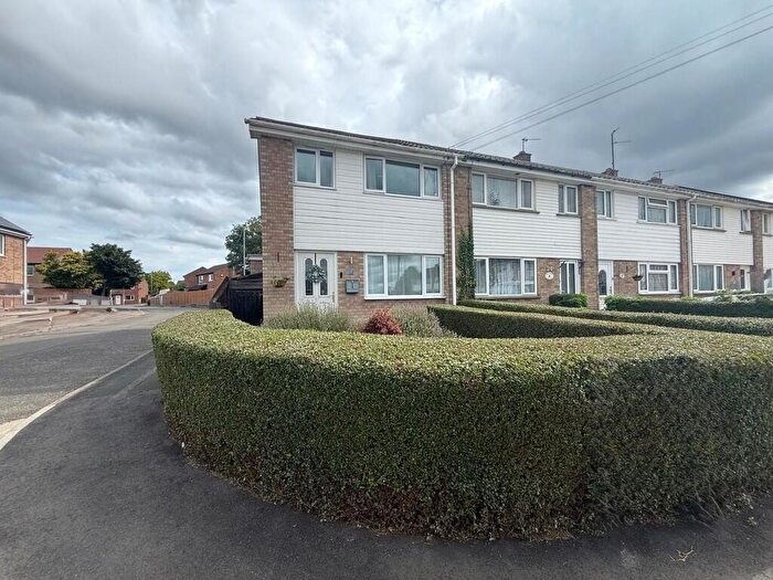 3 Bedroom End Of Terrace House For Sale In Fen View, Chatteris, Cambs., PE16
