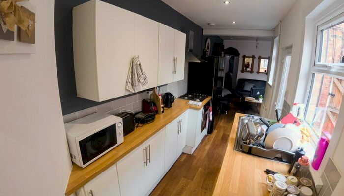 5 Bedroom Flat To Rent In Fosse Road South, Leicester LE3