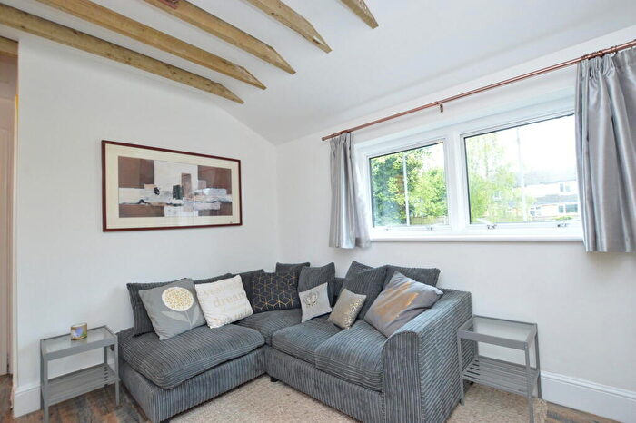 1 Bedroom Flat To Rent In Woodlands Road, Redhill, RH1