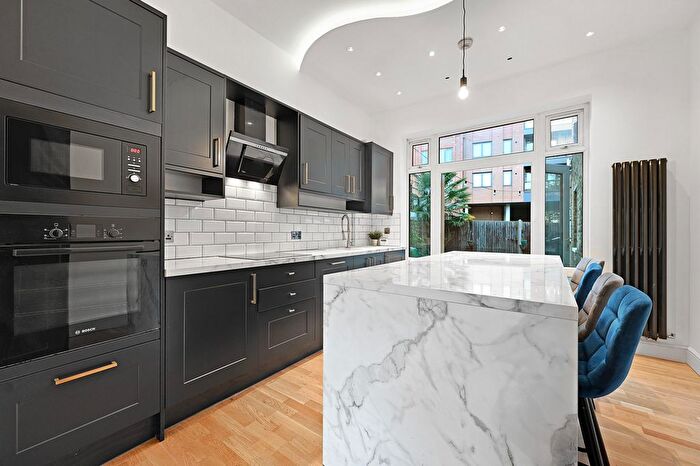 2 Bedroom Maisonette To Rent In Kenton Road, Harrow, HA1