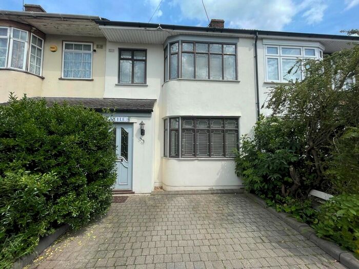 4 Bedroom Terraced House To Rent In Inverness Drive, Chigwell, Essex, IG6
