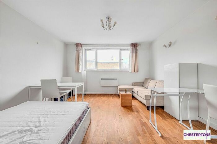 Studio To Rent In Farm Close, Farm Lane, Fulham, SW6