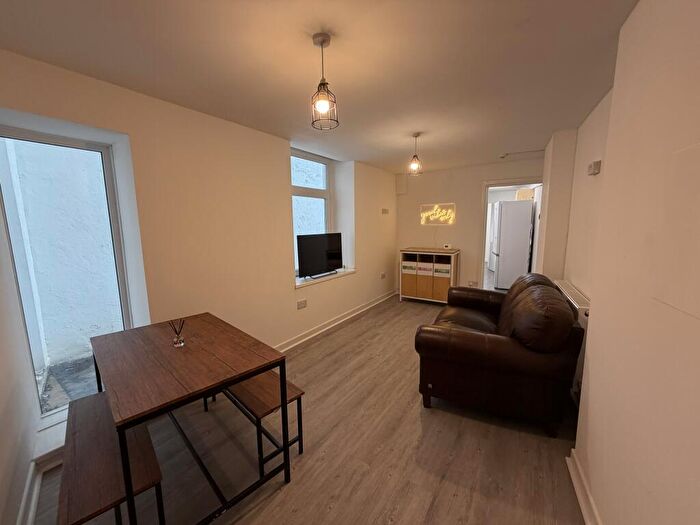 1 Bedroom Flat To Rent In Oystermouth Road, Swansea, SA1