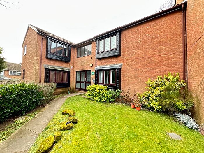 1 Bedroom Studio To Rent In Astra Court, Colin Road, Luton, Bedfordshire, LU2